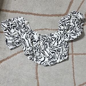 a new day Black and White Abstract Puff Sleeve Blouse